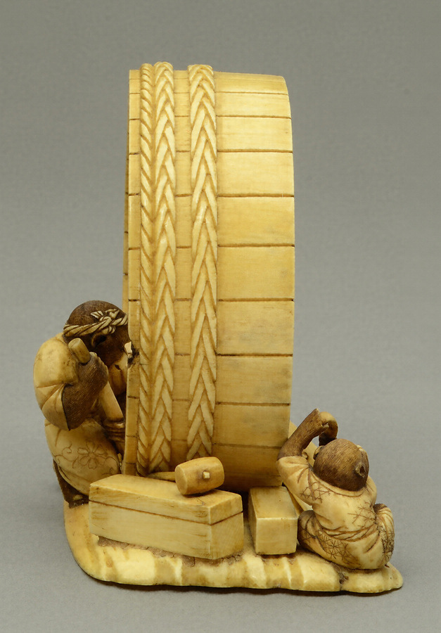 牙彫猿の桶作り置物 文化遺産オンライン