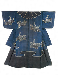 Kazuki ceremonial hood garment: design of chrysanthemum and Paulownia