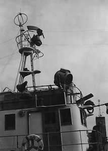 漁船「鹿島丸」のアンテナとレーダー