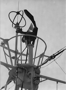 漁船「丸高丸」のアンテナとレーダー