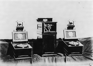 明治初期使用の電信機