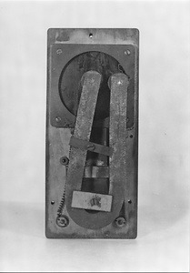 最初の磁石式電話機　2-2
