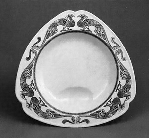 Soup dish with an indentation in the spherical-triangle shape