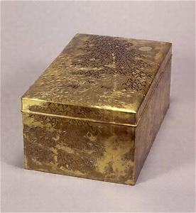 Small box in the design of the moon and bamboo, inlay on gold ground