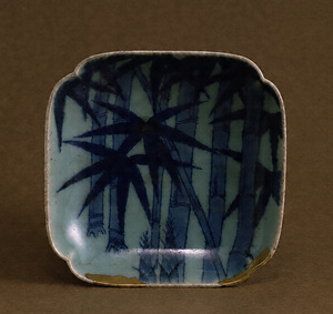 Small Dish Nabeshima Ware／Bamboo design in underglaze blue, partly with celadon glaze