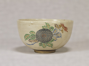 Tea Bowl, Chrysanthemum design in overglaze enamel
