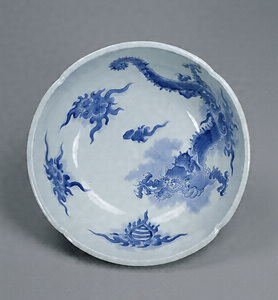 Bowl Cloud and dragon design in underglaze blue