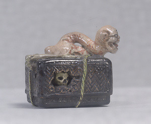 Toggle ("Netsuke") in the Shape of  "The Tongue-cut Sparrow"