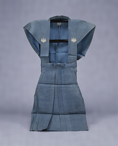 Kamishimo (Warriors' ceremonial garment), Komon minute pattern design on light blue ramie ground with paulownia flower crests 