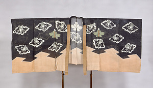 Suo Garment (Kyogen costume) Matsukawabishi (pine-bark lozenge) and dragon-shaped lozenge design on black ramie