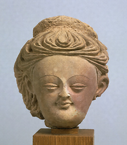 菩薩像頭部