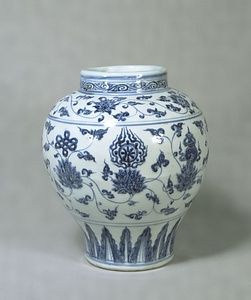 藍釉粉彩桃樹文瓶 文化遺産オンライン