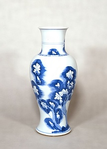 Vase with Magnolias, Porcelain with underglaze blue