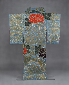 [Omigoromo] Coat (Kabuki Costume) Chrysanthemum and stream design on light blue velvet ground