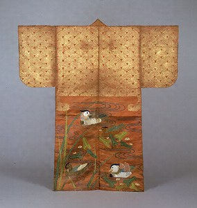 [Nuihaku] (Noh costume) [Seigaiha] waves, mandarin duck, and water lily design on red ground