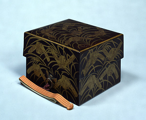 Box for Hair Ornaments with Eulalia Grass and Hair Ornaments, Lacquered wood with "maki-e"