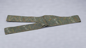 Sage obi Sash (For koshimaki summer garment) Interlocked lozenge and flower roundel design on green-gold brocade