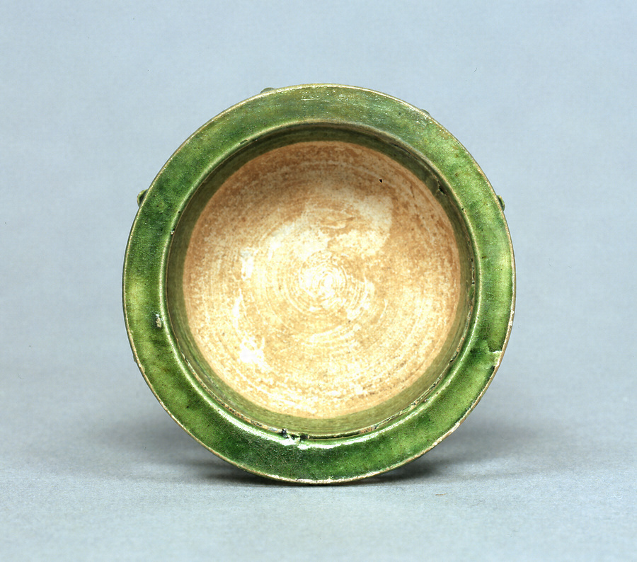 緑釉小円硯 文化遺産オンライン
