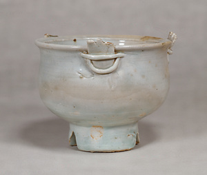 Bowl with Three Lugs White porcelain