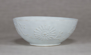 白磁菊花文鉢