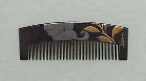 Comb with Lilies, Lacquered wood with "maki-e"