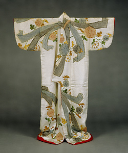[Kosode] (Garment with small wrist openings) Design of [noshi] strips and chrysanthemums on a white figured-satin ground