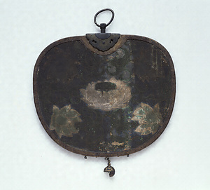 "Keman" (Buddhist ornamental pendant）