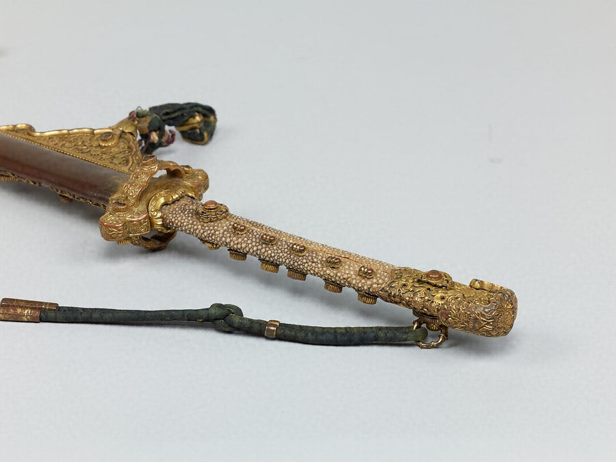 梨地螺鈿金装飾剣 文化遺産オンライン