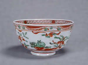 Bowl, Koto Ware Design of flowers in overglaze enamels