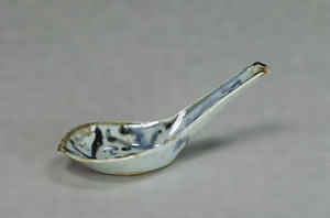 Spoon, Arabesque design in underglaze blue