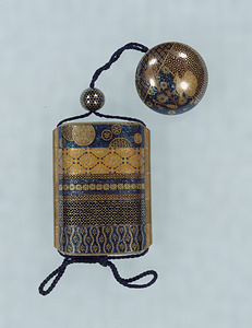 "Inro" (Medicine case), Design of minute patterns in mother-of-pearl inlay