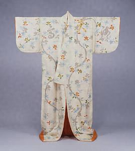 Kosode (Garment with small wrist openings) Citrus tachibana and character design on white plain weave silk ground
