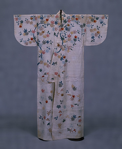 [Katabira] (Unlined summer garment) Maple tree and fallen leaves design on white ramie ground