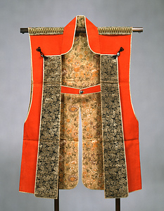 Jinbaori (Coat worn over armor) Scarlet plain-weave wool with crest of circle with two bars in concave diamond