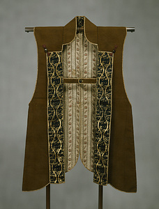 Jinbaori (Coat worn over armor), Family crest with oxails on dark brown woolen twill