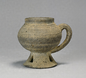 Footed Short-Necked [Kan] Vessel