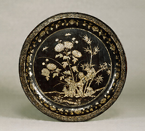 Tray Chrysanthemum and bamboo design in mother of pearl inlay