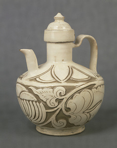 Ewer with an Incised Pattern of Floral Vines