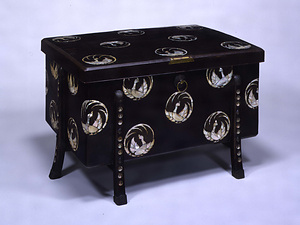 Karabitsu (Box with Legs) Design of rounded phoenix roundels in mother-of-pearl inlay