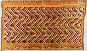 プルカリ（覆い布） 茶木綿地波形幾何文様刺繡