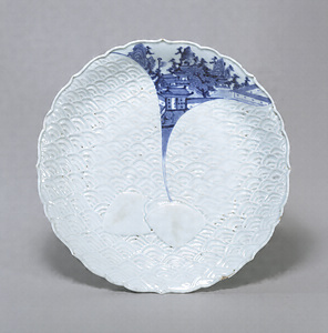 Large Dish with Foliate Rim, Mirage design in underglaze blue