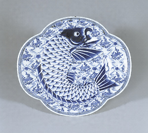 Large Four-Lobed Dish with a Carp