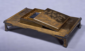 Stationery Stand and Writing Box, Ivy-bound path design in "maki-e" lacquer