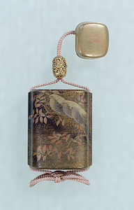 "Inro" (Medicine case), Design of pigeons in "maki-e" lacquer