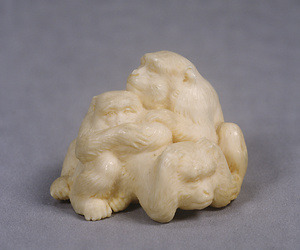 Toggle (&quot;Netsuke&quot;) in the Shape of Three Monkeys