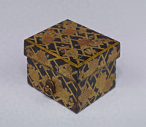 Box for Incense Wood, Fence and chrysanthemum spray design in maki-e lacquer