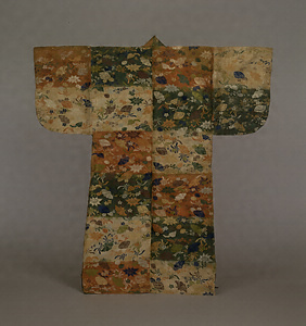 [Atsuita] Noh Costume Design of various shells on a red, yellowish green, and white checkered ground