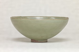 Bowl With celadon glaze.