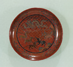 Tray with Mythical Beasts, Lacquered wood with lacquer inlay and incised gold lines