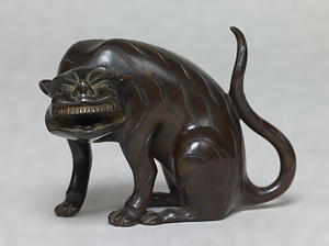 Water Dropper in the Shape of a Tiger